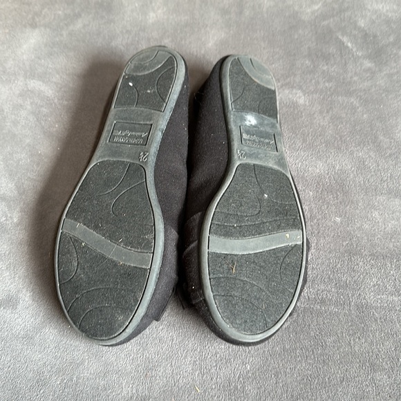 Ballet flats by American eagle youth size 2 1/2 - Picture 3 of 4